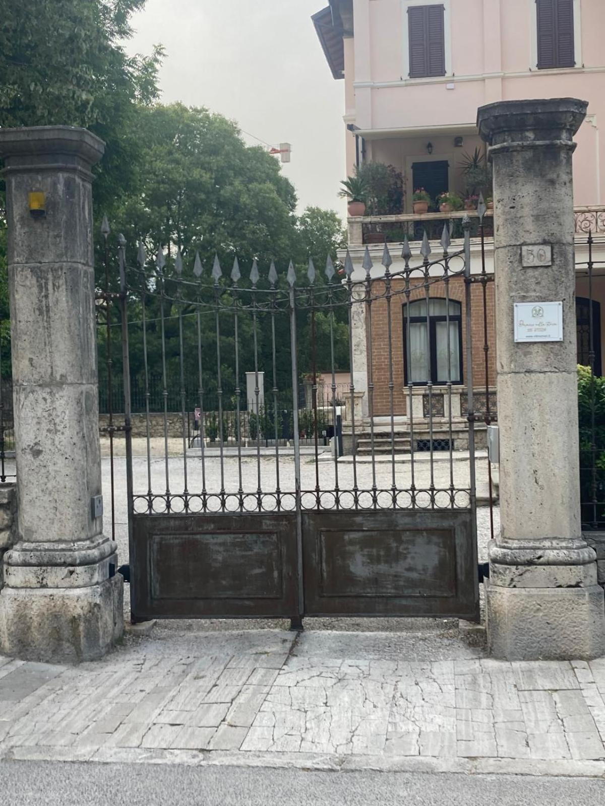 Villino Mari Camere Con Parcheggio Privato Gratuito Асколи Пичено Екстериор снимка